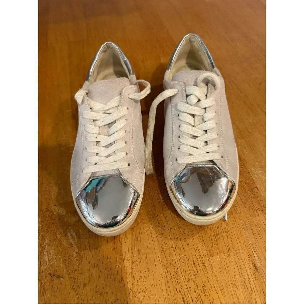 Michael Michael Kors White Leather Silver Toe Sneaker Shoes Size 7.5 - Picture 2 of 12